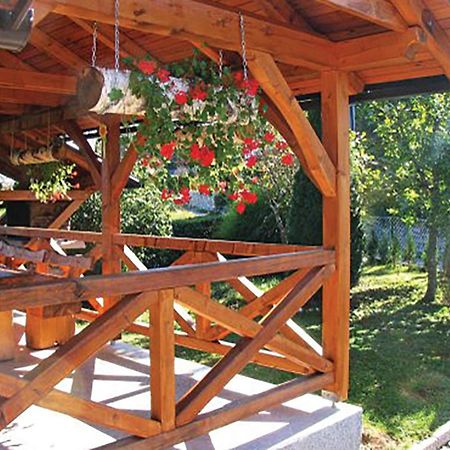 2 Bedroom Cozy Home In Bosiljevo Extérieur photo