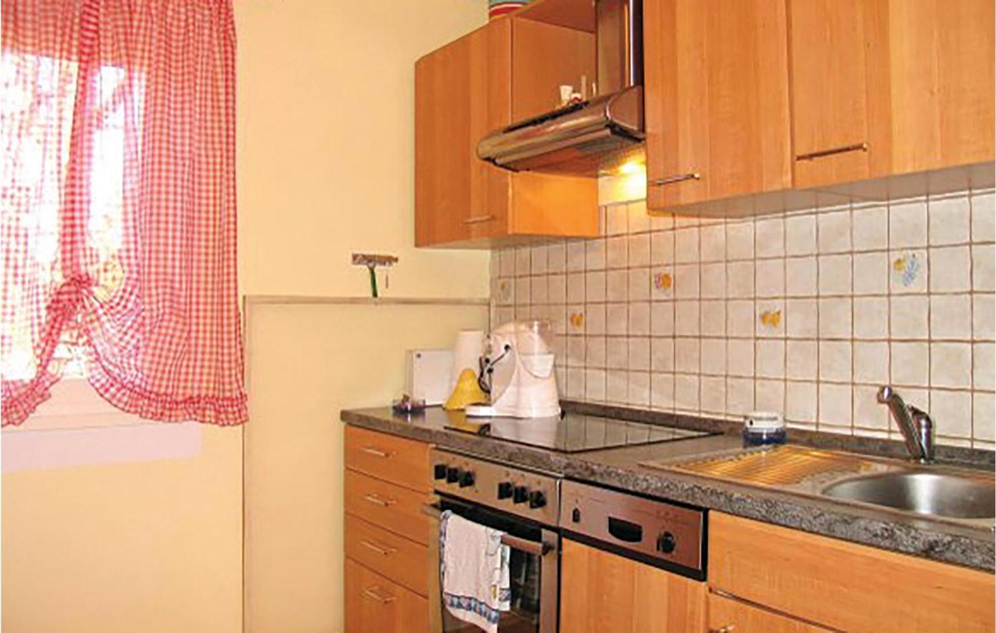 2 Bedroom Cozy Home In Bosiljevo Extérieur photo